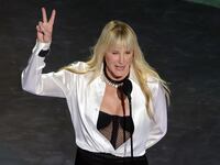 HOLLYWOOD, CALIFORNIA - MARCH 02: Daryl Hannah speaks onstage during the 97th Annual Oscars at Dolby Theatre on March 02, 2025 in Hollywood, California. (Photo by Kevin Winter/Getty Images)