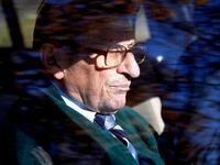 articles/2011/11/10/why-penn-state-fans-love-fired-coach-joe-paterno-despite-sex-scandal/paterno-scandel-option2_lsse0c