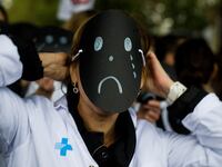 articles/2014/04/14/how-being-a-doctor-became-the-most-miserable-profession/140413-drake-docs-tease_xd5dad