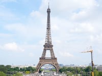 Russia is suspected of being involved in the appearance of five coffins at the foot of the Eiffel Tower, reports say.