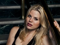 articles/2014/05/08/how-megan-hilty-survived-tv-flops-smash-and-sean-saves-the-world-with-grace/140507-fallon-hilty-tease_qshksw