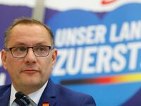 2022-10-10T110631Z_1198727560_RC2BYW90TQUK_RTRMADP_3_GERMANY-POLITICS-LOWER-SAXONY_tngt8n