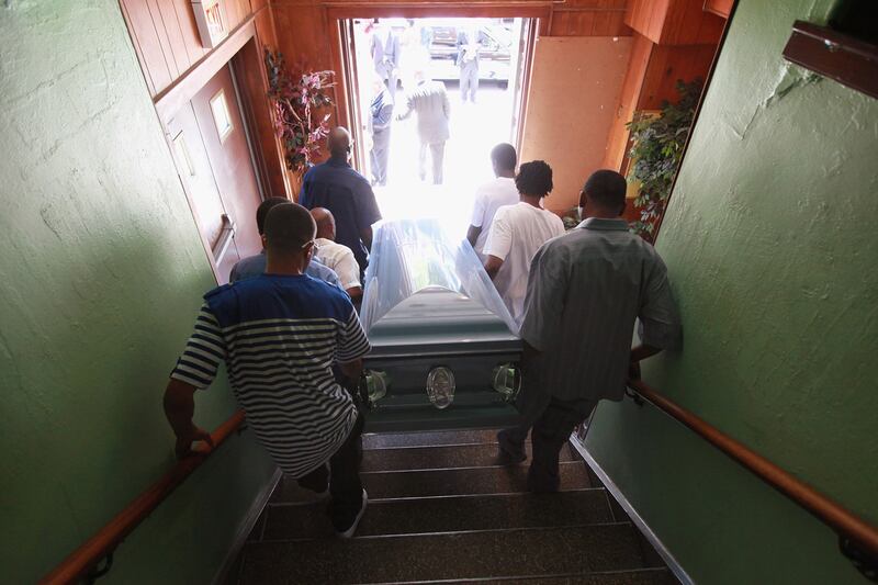 articles/2012/08/31/chicago-gangs-go-wilding-amid-rising-gun-violence-in-obama-s-hometown/chicago-violence-funeral-daly_c2lw41