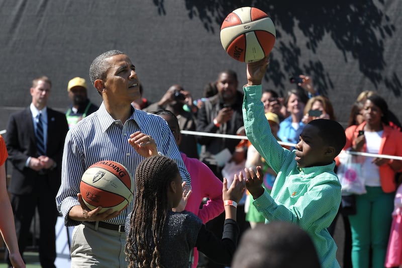 galleries/2013/04/01/obama-s-on-a-roll-photos-from-the-white-house-easter-egg-hunt/130401-white-house-easter-10_styox3