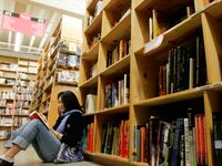 articles/2012/09/13/how-book-clubs-went-indie-the-success-of-emily-books-the-nervous-breakdown-more/indie-books-clubs-kelly_aupelz