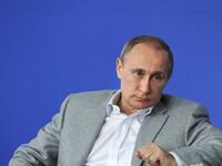 articles/2015/08/08/why-putin-s-phony-wars-work-better-than-real-ones/150808-cathcart-putin-tease_oarwgd