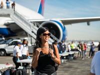 articles/2013/05/07/rihanna-777-documentary-sheds-light-on-tour-leaves-out-some-details/130503-Trinh-Rihanna-777-tease_xhos4n
