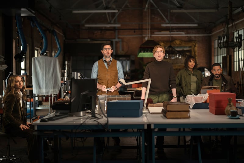 Natalie Portman, John Krasinski, Domhnall Gleeson, Carmen Ejogo and Laz Alonso in Fountain of Youth.