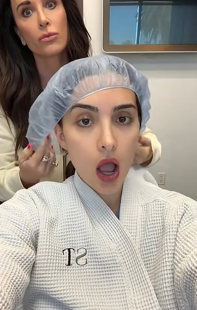 Sophia Umansky posted light-hearted TikToks with her mother before her surgery.