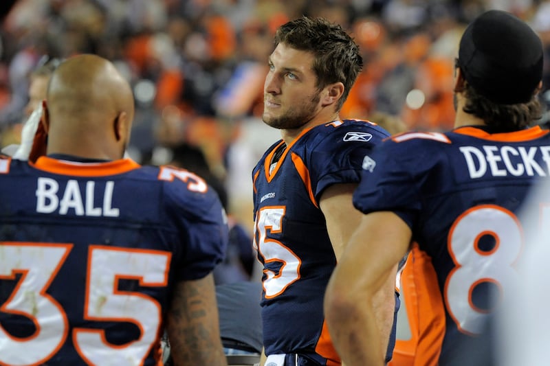 articles/2011/12/19/tim-tebow-crashes-to-earth-as-denver-broncos-get-walloped/bissinger-tebow-loses_v0wvby