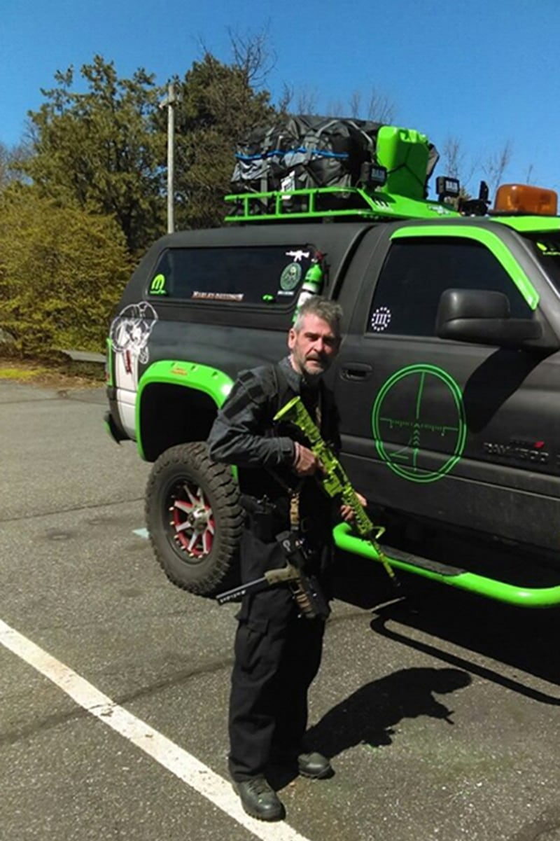articles/2016/06/21/gun-nuts-drove-monster-truck-to-nyc-to-rescue-heroin-addict/160621-zavadski-gun-nuts-rescue-embed-3_xy0qgm
