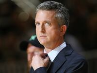 articles/2015/05/08/no-room-for-bill-simmons-in-the-espn-machine/150508-oneil-bill-simmons-tease_j94uzv