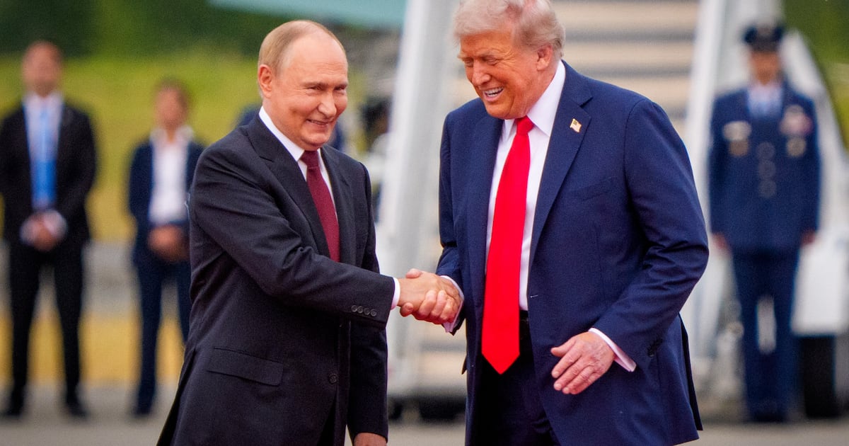 Republicans Break Ranks to Revolt Against Trump’s Putin Deal