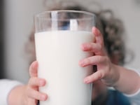 articles/2014/06/10/peta-needs-to-stfu-about-autism-and-dairy/140609-saunders-peta-tease_omdxq0