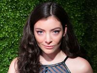 articles/2017/03/02/with-green-light-lorde-falls-victim-to-the-taylor-swift-effect/170302-fallon-lorde-tease_kjhlap