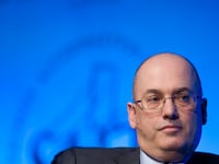 articles/2012/11/27/the-insider-trading-cloud-hanging-over-sac-capital-s-steven-a-cohen/steven-cohen-gross2_sidq1n
