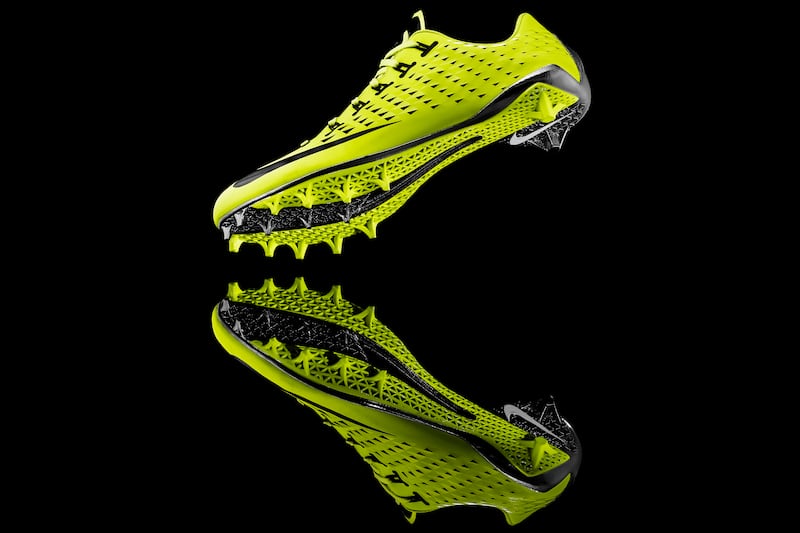 articles/2013/10/24/new-technology-merges-art-architecture-and-design-at-mad/131023-jones-3d-printing-nike-shoe-embed_zxgcte