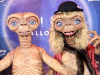 Tom Kaulitz and Heidi Klum dressed as E.T.
