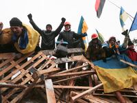 articles/2013/12/13/ukraine-s-military-veterans-protect-kiev-protesters/131212-ukraine-update-tease_lsbvh0