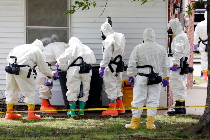 articles/2013/04/25/paul-kevin-curtis-and-j-everett-dutschke-epic-feud-and-ricin-letters/130424-ricin-suspects-ross-embed2_wts5p2