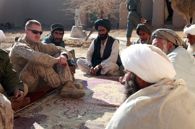 articles/2015/08/14/hero-marine-nailed-for-sending-classified-report-from-personal-email/150813-daly-brezler-embed_brjtne