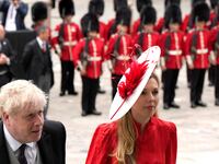 2022-06-03T114826Z_2107610606_RC29KU9CA68O_RTRMADP_3_BRITAIN-ROYALS-PLATINUM-JUBILEE-THANKSGIVING_oegtyg