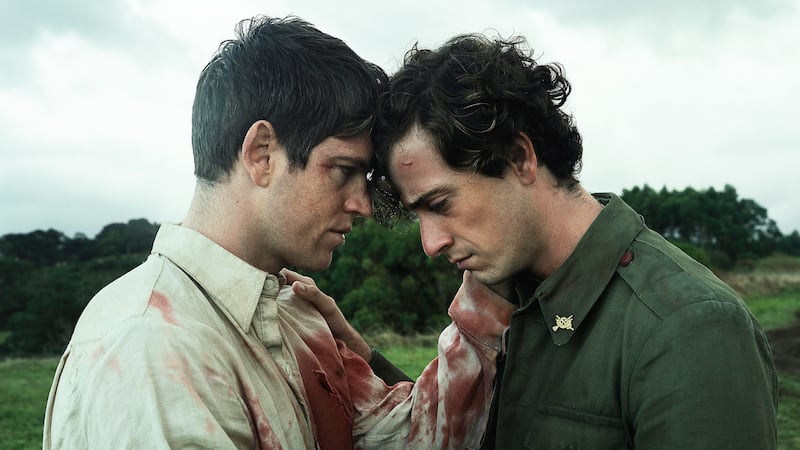 Guitarricadelafuente and Miguel Bernardeau in La Bola Negra.