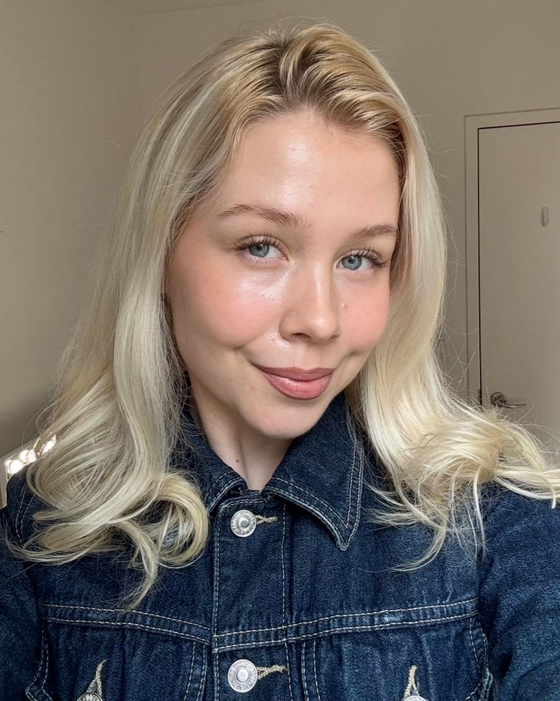 Roosa used the Jones Road Your Skin Foundation Stick in the shade Pale Alabaster.