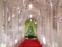 191202-Melania-Christmas-decorations-tease_zdvu36