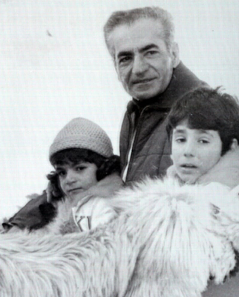 galleries/2011/01/04/iranian-royal-family/shah-of-iran---10_wsibfq