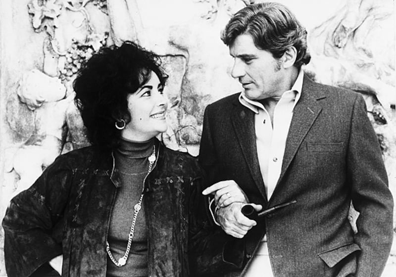 galleries/2009/10/19/elizabeth-taylor/elizabeth-taylor-19_eyezyx