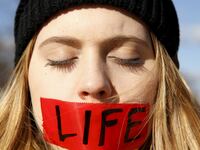 articles/2016/03/31/donald-trump-s-punishment-talk-exposes-abortion-foes-true-face/160331-montgomery-anti-choice-tease_iwxfdi