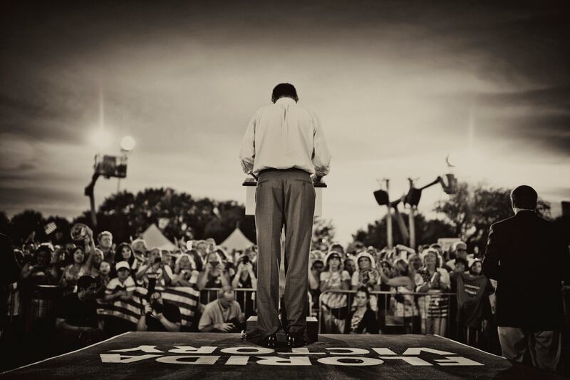 galleries/2012/10/10/charles-ommanney-stumps-with-mitt-romney-in-florida-photos/mitt-romney-in-florida-charles-ommanney-photos-13_hg3x6y