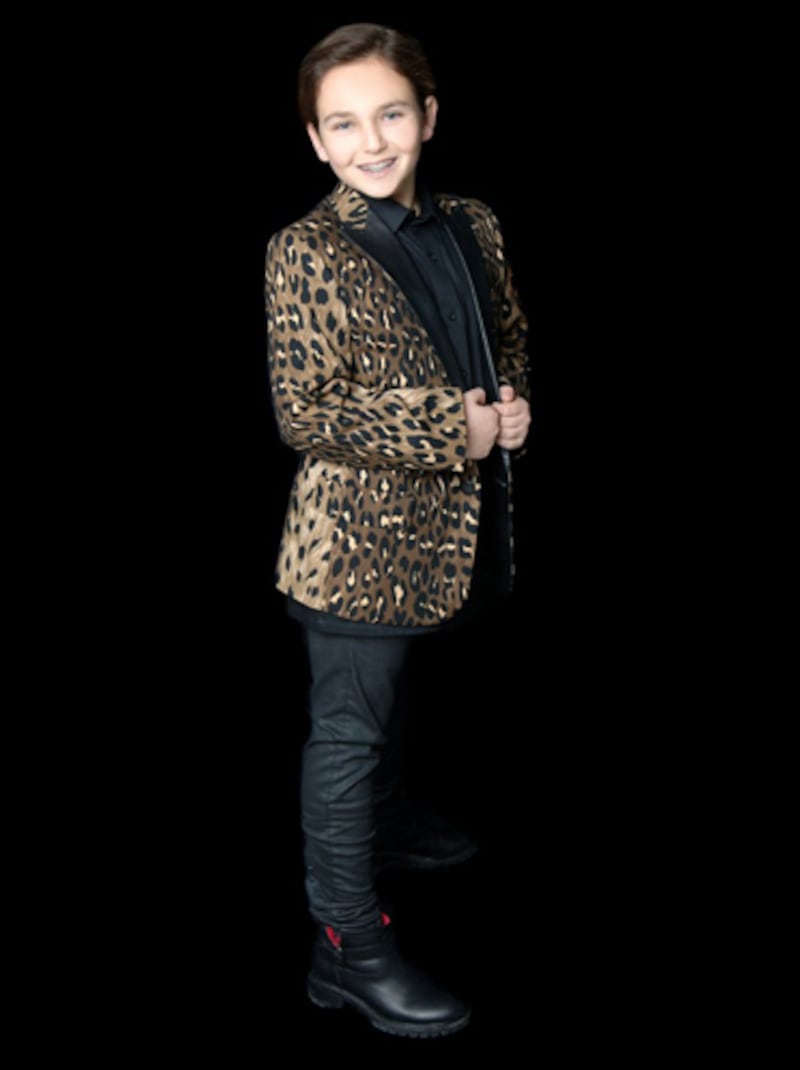 articles/2013/11/28/youtube-sensation-sam-horowitz-picks-eight-looks-for-hanukkah/131127-horowitz-outfits-3_pwza0n