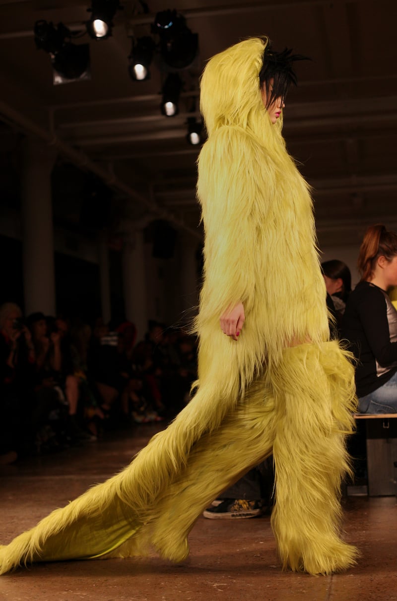 articles/2013/02/14/jeremy-scott-new-york-fashion-week-s-craziest-show/130214-sidell-jeremy-scott-embed2_ksqzt3