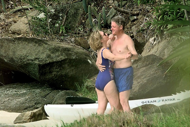 galleries/2012/05/25/bill-clinton-poses-with-porn-stars-more-awkward-photos/bill-clinton-awkward-photos-dancing-beach_ga6196