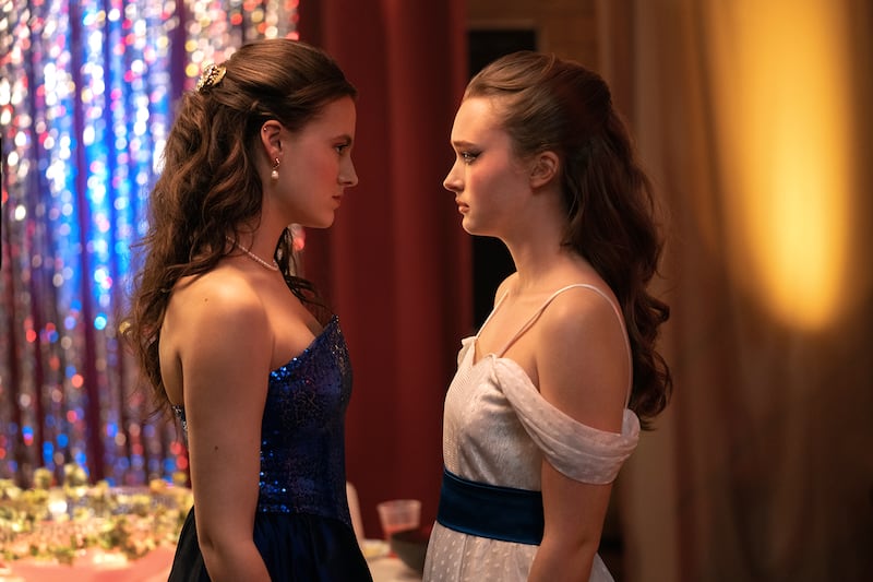 Fina Strazza and India Fowler in Fear Street: Prom Queen.