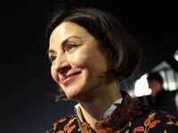 articles/2013/10/23/time-bandit-donna-tartt-s-goldfinch/131023-donna-tartt-schillinger-tease_qwz3mx