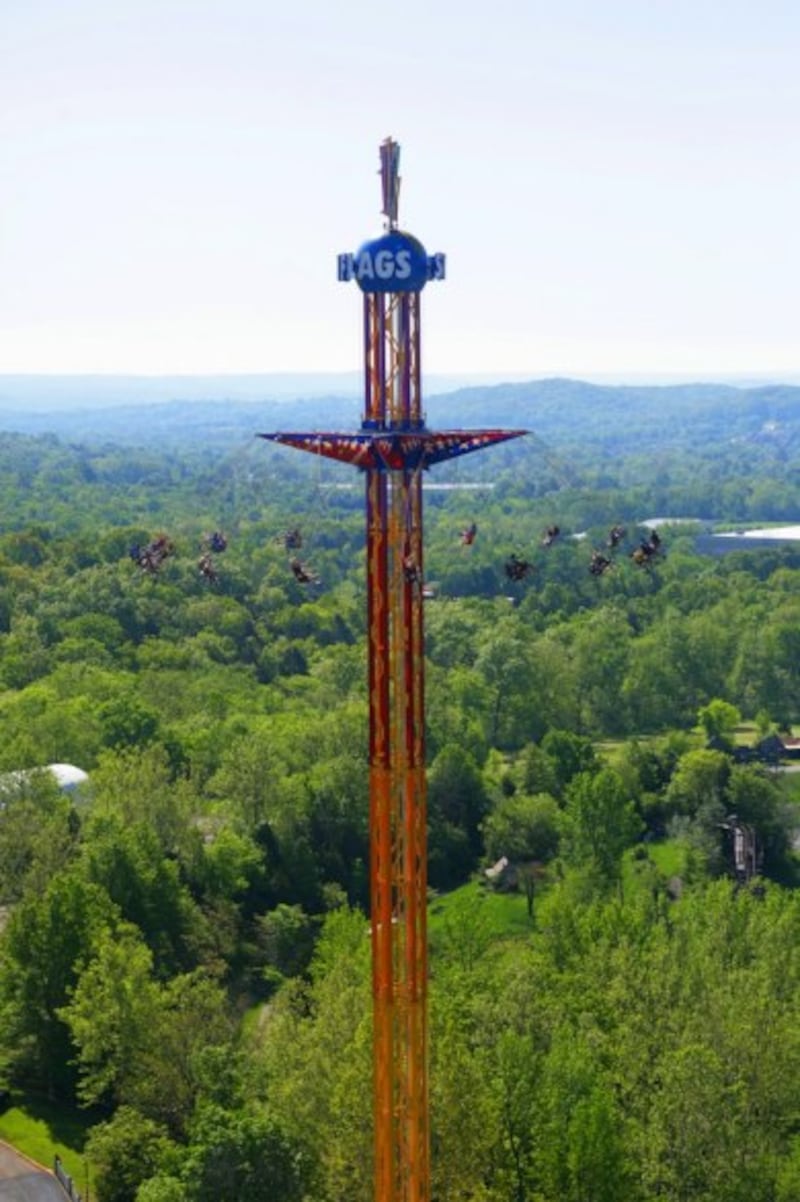galleries/2014/07/04/the-summer-s-craziest-new-roller-coasters-photos/140626-rollercoasters-skyscreamer-2_zle2e0
