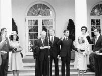 articles/2011/04/13/sidney-harman-an-extraordinary-life-by-jonathan-alter/sidney-harman-1_173043_ulvo8e