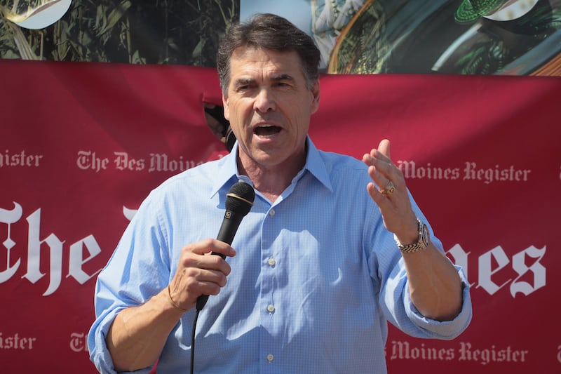 articles/2011/08/17/rick-perry-burns-the-gop-2012-field-polling-ahead-of-bachmann-romney/rick-perry-mckinnon_o8voj0