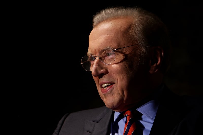 articles/2013/09/01/david-frost-famed-for-richard-nixon-interview-dead-at-74/130901-david-frost-tease_r6mgp9