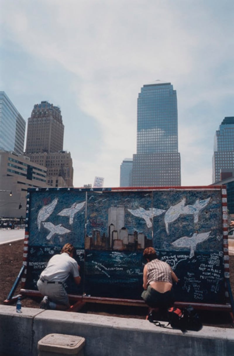 galleries/2011/08/29/joel-meyerowitz-s-ground-zero/joel-meyerowitz-ground-zero-8_rl4ukr