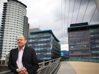 articles/2012/11/02/will-mark-thompson-survive-as-new-york-times-ceo-amid-jimmy-savile-scandal/mark-thompson-brits-defending-moynihan_uypw1w