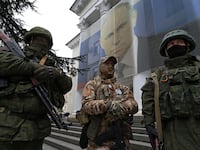 2023-03-17T094907Z_929607969_RC2IVZ9AX7W3_RTRMADP_3_UKRAINE-CRISIS-CRIMEA-ANNIVERSARY-FLASHMOB_pjwptk