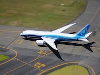 articles/2014/05/28/ntsb-doesn-t-think-the-boeing-787-dreamliner-is-safe-enough-to-fly/140527_clive_batteries_787-tease_hzggn4