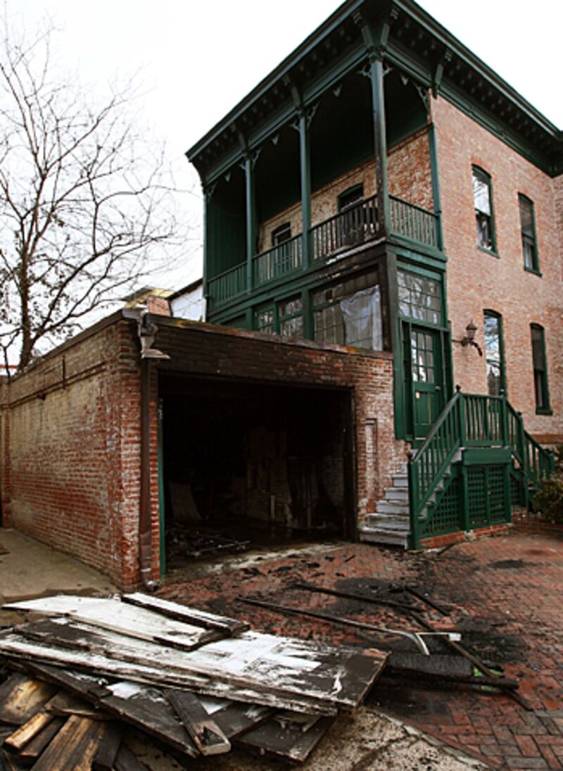 articles/2011/01/11/ashley-turton-killed-in-dc-fire-what-went-wrong/wingert-ashley-turton_152117_xywzrn