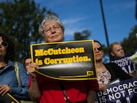 articles/2014/04/02/originalists-making-it-up-again-mccutcheon-and-corruption/140402-lessig-mccutcheon_jzdqck