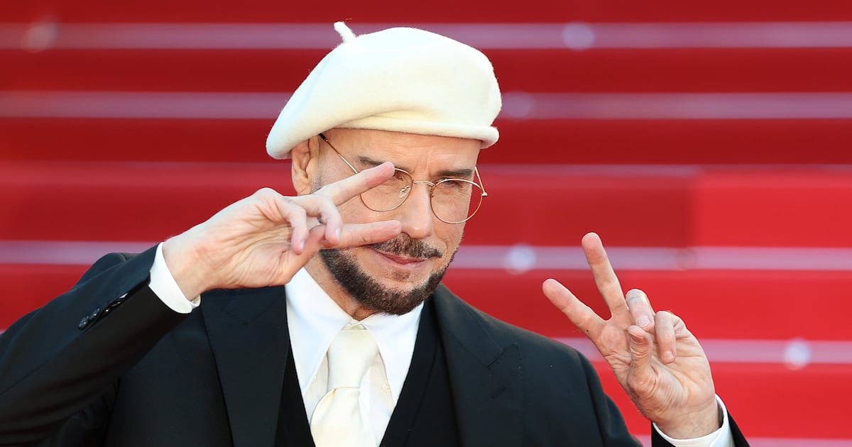 You’ll Never Guess What This Hollywood Icon Looks Like Now You’ll Never Guess What This Hollywood Icon Looks Like Now