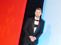 articles/2016/09/15/justin-timberlake-defends-colin-kaepernick-s-national-anthem-protest-it-s-a-free-country/160914-yamato-justin-timberlake-tease_rgfkdt